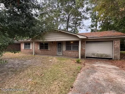30 Nottingham Cir, Gulfport, MS 39503