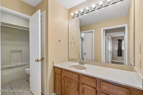 Bath - 682 Oahu St, Diamondhead, MS 39525 photo 1 of 4