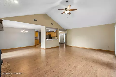 Living - 682 Oahu St, Diamondhead, MS 39525 photo 3 of 4