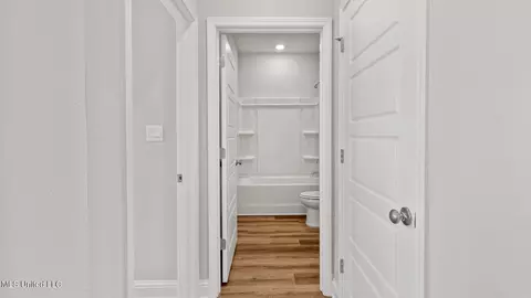 Entry Way - 18441 Spring Hill Dr, Saucier, MS 39574 photo 3 of 10