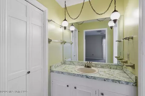 Bath - 5270 Telfair Pl, Jackson, MS 39206 photo 1 of 4