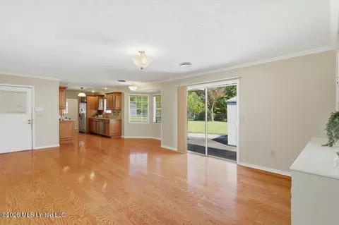 Living - 5270 Telfair Pl, Jackson, MS 39206 photo 4 of 4