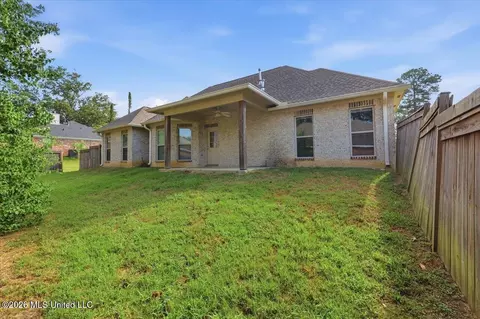 Exterior - 580 Hickory Pl, Brandon, MS 39047 photo 4 of 4