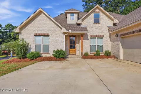 Exterior - 580 Hickory Pl, Brandon, MS 39047 photo 2 of 4
