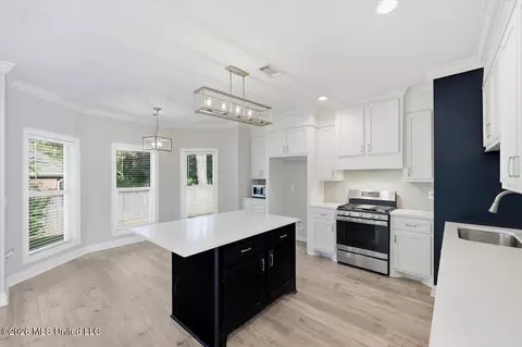 Kitchen - 580 Hickory Pl, Brandon, MS 39047 photo 2 of 2