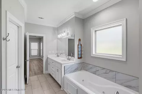 Entry Way - 580 Hickory Pl, Brandon, MS 39047 photo 3 of 3