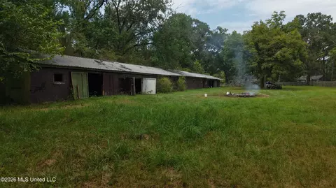 Exterior - 200 Stokes Robertson Rd, Jackson, MS 39212 photo 9 of 11