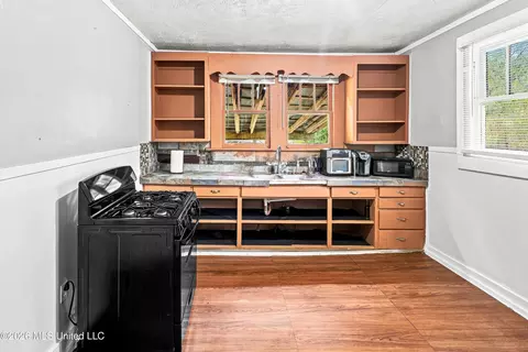 Kitchen - 200 Stokes Robertson Rd, Jackson, MS 39212 photo 2 of 3