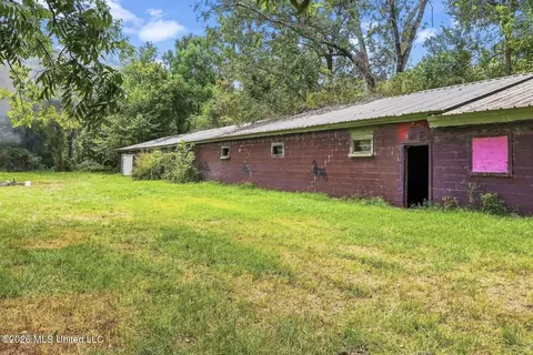 Exterior - 200 Stokes Robertson Rd, Jackson, MS 39212 photo 3 of 11