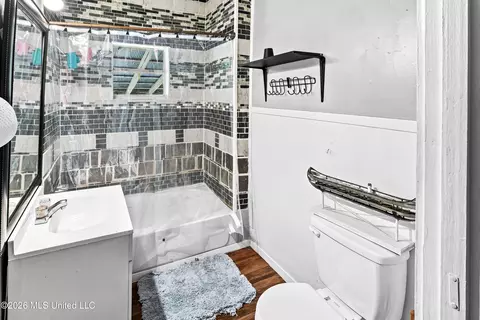Bath - 200 Stokes Robertson Rd, Jackson, MS 39212 photo 1 of 2