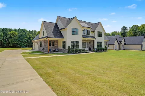 Exterior - 5042 Sophia Ln, Hernando, MS 38632 photo 3 of 12
