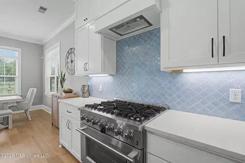 Kitchen - 5042 Sophia Ln, Hernando, MS 38632 photo 5 of 5