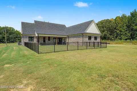 Exterior - 5042 Sophia Ln, Hernando, MS 38632 photo 12 of 12