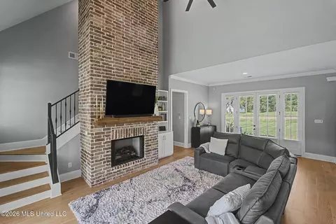 Living - 5042 Sophia Ln, Hernando, MS 38632 photo 1 of 3