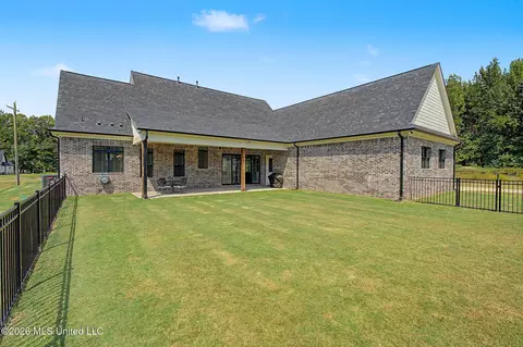 Exterior - 5042 Sophia Ln, Hernando, MS 38632 photo 10 of 12