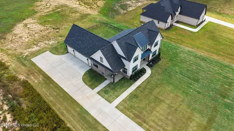 View/Area - 5042 Sophia Ln, Hernando, MS 38632 photo 2 of 5