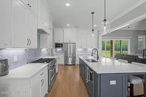Kitchen - 5042 Sophia Ln, Hernando, MS 38632 photo 1 of 5