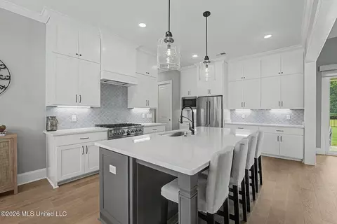 Kitchen - 5042 Sophia Ln, Hernando, MS 38632 photo 4 of 5