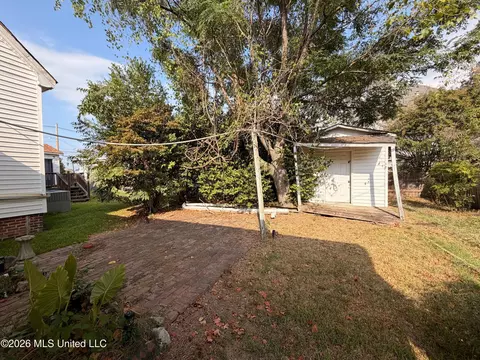 Exterior - 29 South St, Grenada, MS 38901 photo 2 of 2