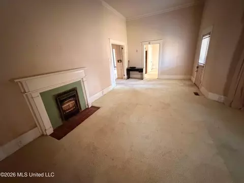 Living - 29 South St, Grenada, MS 38901 photo 4 of 4