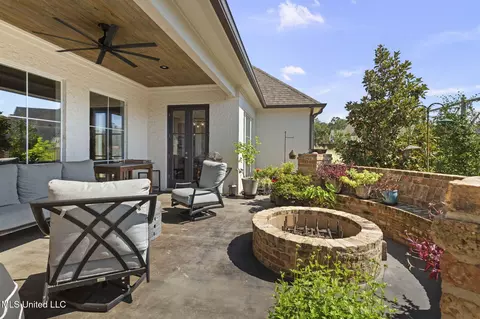 Exterior - 156 Latter Rayne Dr, Flowood, MS 39232 photo 5 of 10