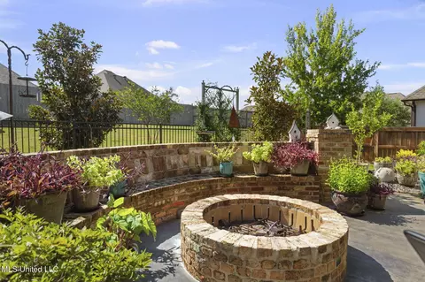 Exterior - 156 Latter Rayne Dr, Flowood, MS 39232 photo 6 of 10