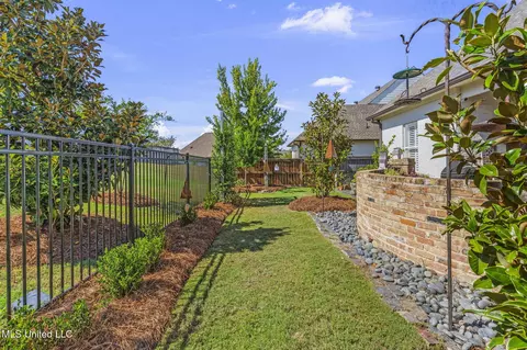 Exterior - 156 Latter Rayne Dr, Flowood, MS 39232 photo 9 of 10