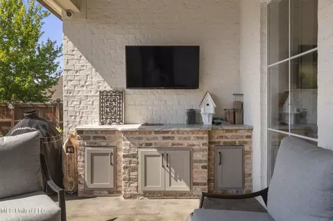 Exterior - 156 Latter Rayne Dr, Flowood, MS 39232 photo 4 of 10
