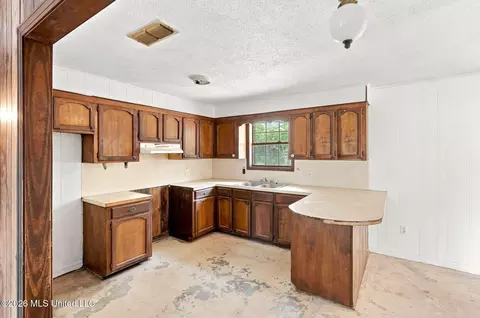 Kitchen - 4029 NW Athens Trl, Wesson, MS 39191 photo 1 of 1
