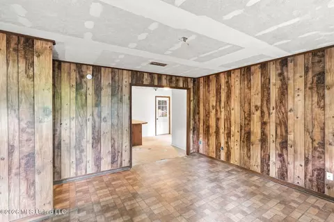 Living - 4029 NW Athens Trl, Wesson, MS 39191 photo 1 of 1