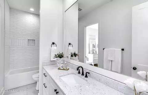 Bath - 109 Water St, Madison, MS 39110 photo 1 of 7
