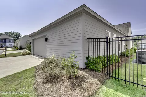 Exterior - 109 Water St, Madison, MS 39110 photo 4 of 5