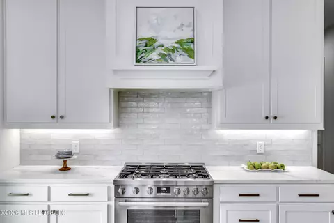 Kitchen - 109 Water St, Madison, MS 39110 photo 6 of 6