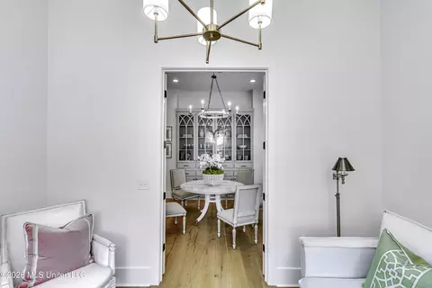 Dining - 109 Water St, Madison, MS 39110 photo 4 of 4