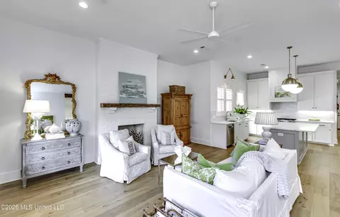 Living - 109 Water St, Madison, MS 39110 photo 2 of 2