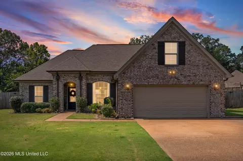 126 Highland Dr, Senatobia, MS 38668