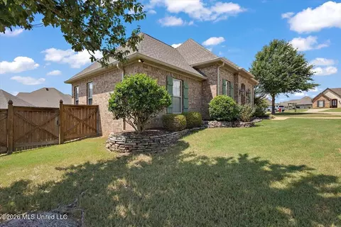 Exterior - 229 Grace Dr, Flowood, MS 39232 photo 4 of 7