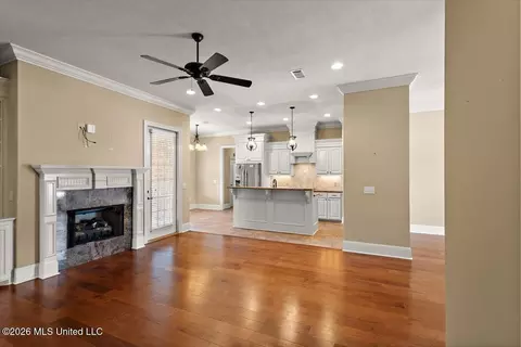 Living - 229 Grace Dr, Flowood, MS 39232 photo 2 of 3