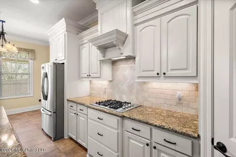 Kitchen - 229 Grace Dr, Flowood, MS 39232 photo 2 of 2