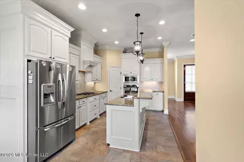 Kitchen - 229 Grace Dr, Flowood, MS 39232 photo 1 of 2