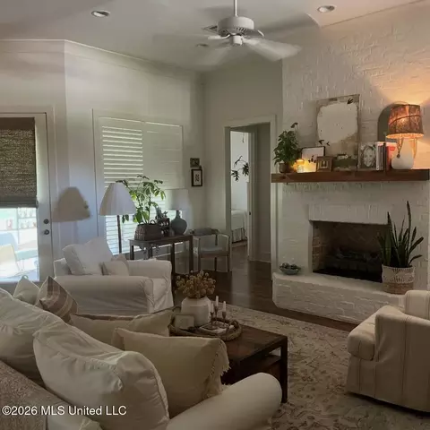 Living - 168 Grace Dr, Flowood, MS 39232 photo 1 of 2