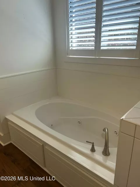 Bath - 168 Grace Dr, Flowood, MS 39232 photo 3 of 6