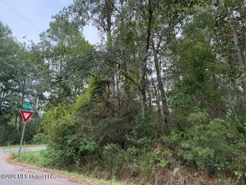 31 St 31st St, Gulfport, MS 39501