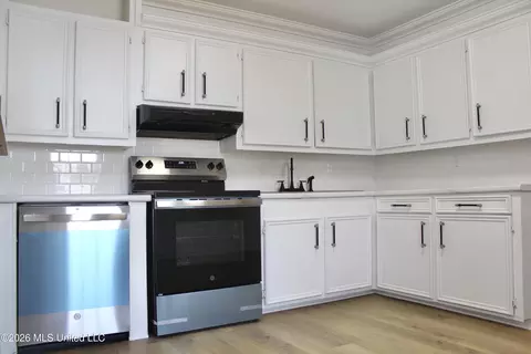 Kitchen - 216 6th Ave, Magee, MS 39111 photo 2 of 2