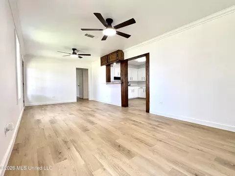 Living - 216 6th Ave, Magee, MS 39111 photo 2 of 2