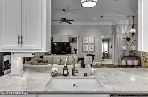 Kitchen - 156 Sonnett Cir, Madison, MS 39110 photo 6 of 6
