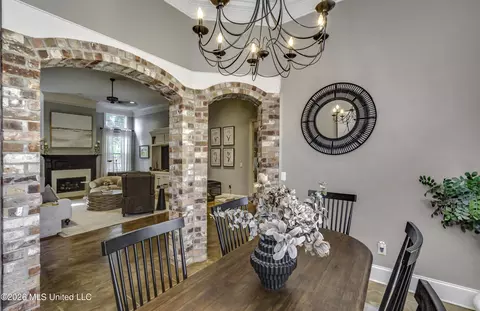 Dining - 156 Sonnett Cir, Madison, MS 39110 photo 2 of 4