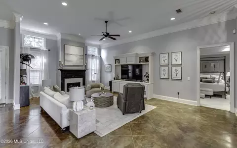 Living - 156 Sonnett Cir, Madison, MS 39110 photo 2 of 6