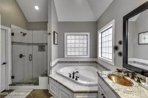 Bath - 156 Sonnett Cir, Madison, MS 39110 photo 2 of 6