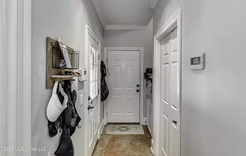 Entry Way - 156 Sonnett Cir, Madison, MS 39110 photo 3 of 4